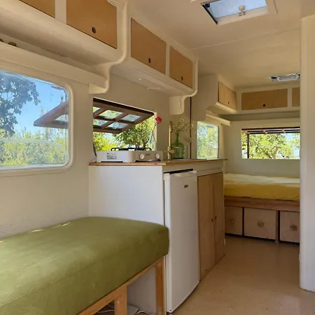 Chic Vintage Caravan Retreat, Just 25 Mins To The 营地